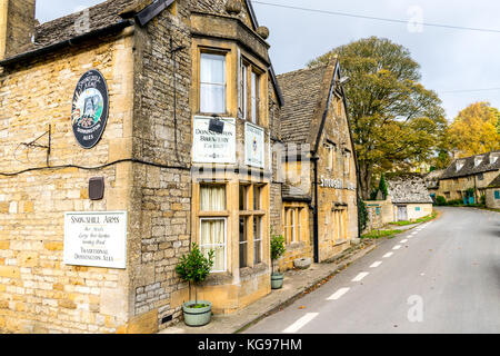 Snowshill Arms Pub, Snowshill, il Costwolds, Gloucestershire, Inghilterra Foto Stock