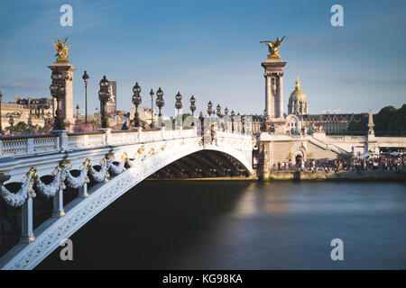 Una giornata di sole durante la primavera a Parigi Foto Stock