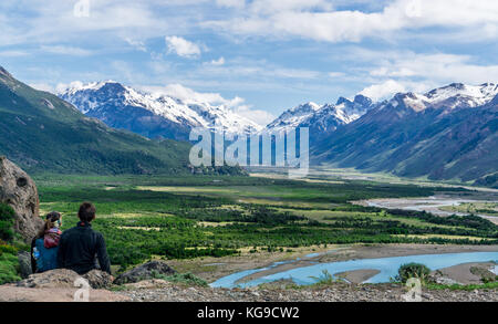 Vista lungo il sentiero della Laguna de los Tres a Mt. Fitz Roy Foto Stock