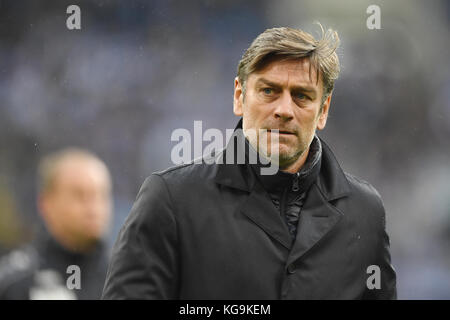 Rostock, Germania. 5 novembre 2017. Sportdirektor Oliver Kreuzer (KSC). GES/ Fussball/ 3. Liga: Hansa Rostock - Karlsruher SC, 05.11.2017 |Use Worldwide Credit: dpa/Alamy Live News Foto Stock