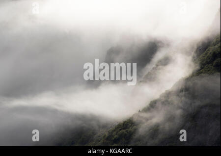 Misty Mountain Valley Foto Stock