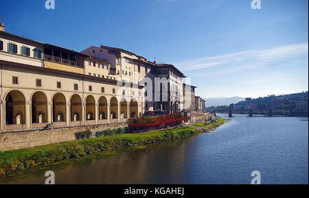 Vista del corridoio vasariano dal ponte Vecchio, Firenze, Italia Foto Stock