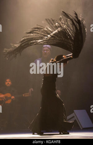 Balletto Flamenco Eva Yerbabuena esegue la prima mondiale di ¡Ay! Durante il Flamenco Festival di Londra al Sadler's Wells Theatre, Londra. EVA Yerbabuena danzante. Spettacoli 15 e 16 marzo 2013. Foto Stock