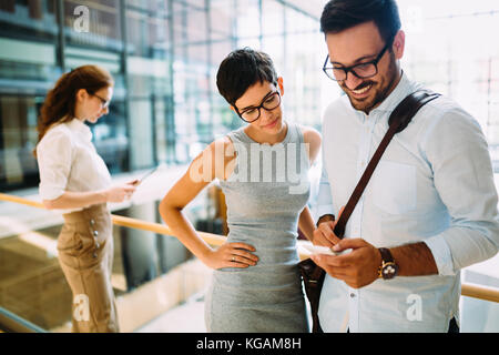 Immagine di imprenditore bello e bella imprenditrice Foto Stock