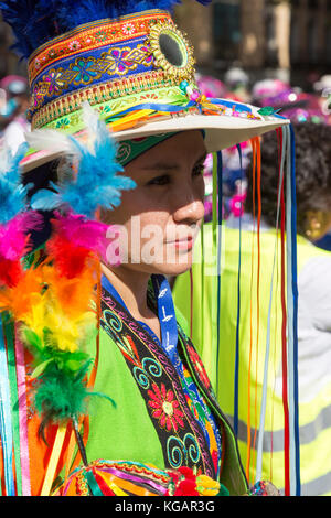 Politica dei rally marzo sul Columbus Day, Fiesta Nacional de España, 12 ottobre 2017, Madrid, Spagna Foto Stock