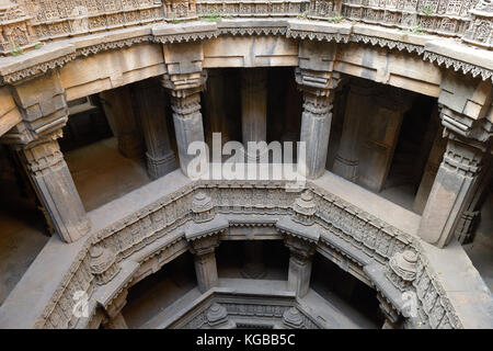 Dada hari ni vav stepwell è un indù acqua edificio nel villaggio di adalaj, vicino alla città di Ahmedabad, nello stato indiano del Gujarat. Foto Stock