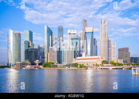 Skyline di Singapore dalla marina bay Foto Stock