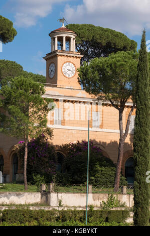 Il Palazzo dell'Orologio di Piazza di Siena, i giardini di Villa Borghese, Roma , Italia, Europa Foto Stock