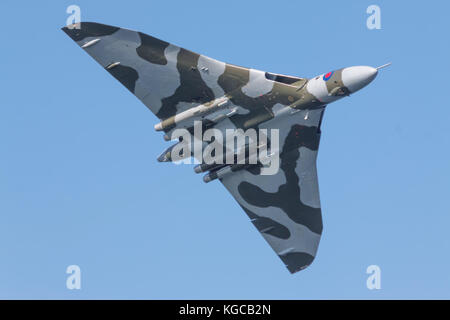 Bombardiere vulcan in volo Foto Stock