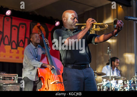 Singleton charleton suona la tromba per ranky tanky - sessantesimo monterey jazz festival, California Foto Stock