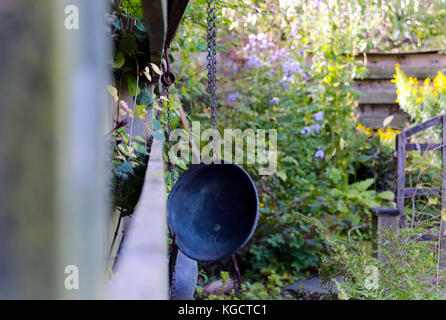Il vecchio giardino di legno Scale Foto Stock