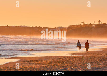 Conil de la frontera. tramonto, costa de la luz. città bianca, la provincia di Cadiz Cadice. Andalusia Spagna. Foto Stock