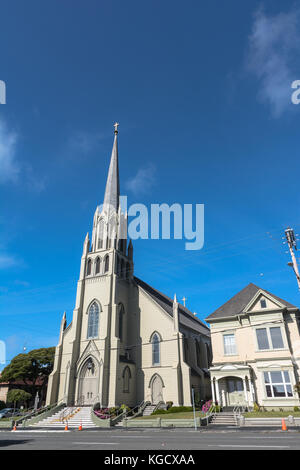 Eureka,California , Stati Uniti d'America - 5 giugno 2017 : saint bernard chiesa cattolica nel centro cittadino di EUREKA Foto Stock