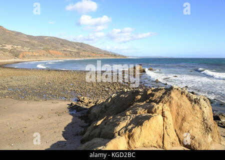 Pomeriggio soleggiato presso Leo Carrillo State Beach, Malibu California Foto Stock