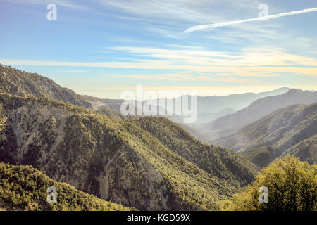 Strato di gamme della montagna in angeles nazione foresta, Arcadia, California Foto Stock