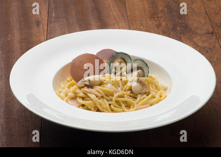 Cozze carbonara Foto Stock