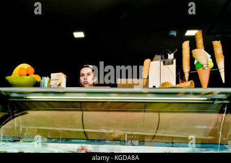 Venditore di gelati a Olomouc, Repubblica Ceca Foto Stock