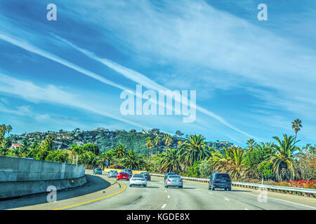 Il traffico sulla superstrada 101 northbound. Los Angeles, California Foto Stock