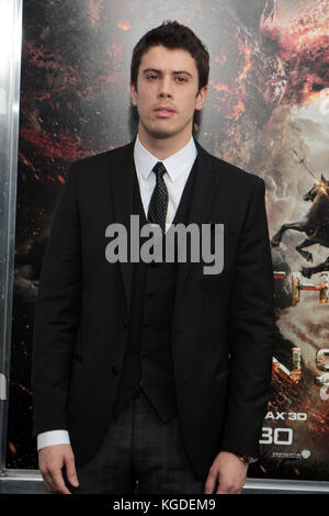 26 Marzo- New York, NY: L'attore Toby Kebbell frequenta la prima mondiale di ' Wrath of the Titans ' tenuto all'AMC Lincoln Square IMAX il 26 Marzo 2012 a New York City. Mpi43 /MediaPunch Inc Foto Stock