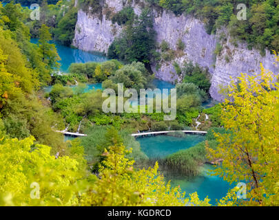 Vista panoramica su un ponte a Plitvice Foto Stock