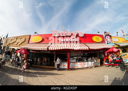 Ruby's Bar e Grill, il lungomare, Coney Island,Brooklyn, New York, Stati Uniti d'America. Foto Stock