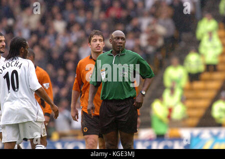 Arbitro Uria Rennie Wolverhampton Wanderers v Bolton Wanderers 12 Aprile 2004 Foto Stock