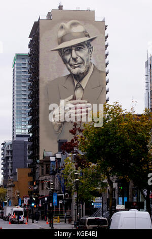 Montreal, Canada, 7 Novembre,2017.Leonard Cohen murale dipinto su una torre residenziale in Crescent Street. Credit:Mario Beauregard/Alamy Live News Foto Stock