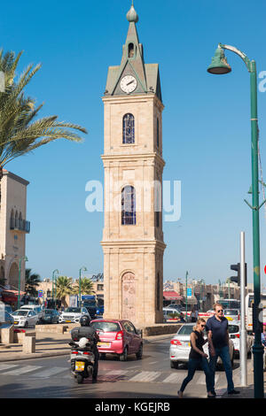 Israele Terra Santa Tel Aviv Yafo torre dell orologio costruito 1901 XXV anniversario sultano turco porte ornate moderno simbolo Jaffa cielo blu sunshine Foto Stock