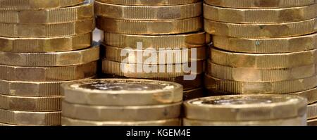 Una libbra di monete monete pila pile Foto Stock