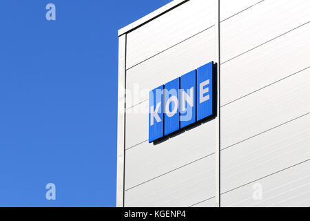 Hyvinkää, Finlandia - 26 settembre 2015: segnaletica KONE a Kone persone centro di flusso in Hyvinkää. Il business magazine Forbes ranghi KONE tra mondo's top Foto Stock