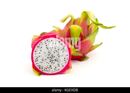 Bianco-fleshed pitahaya su sfondo bianco Foto Stock