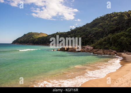 Spiaggia di Antigos e Antiguinhos. Paraty, Trindade, Rio de Janeiro, Brasile Foto Stock