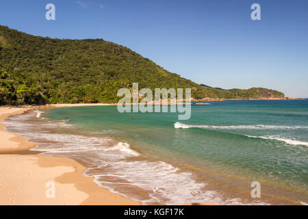 Spiaggia di Antigos e Antiguinhos. Paraty, Trindade, Rio de Janeiro, Brasile Foto Stock