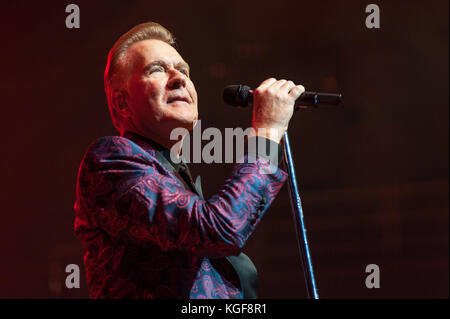 Birmingham, Regno Unito. 6 novembre 2017. ABC alla Symphony Hall di Birmingham come parte del loro "XYZ Tour" crediti: Ken Harrison/Alamy Live News Foto Stock