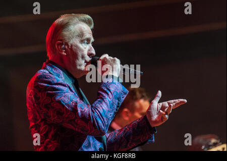 Birmingham, Regno Unito. 6 novembre 2017. ABC alla Symphony Hall di Birmingham come parte del loro "XYZ Tour" crediti: Ken Harrison/Alamy Live News Foto Stock