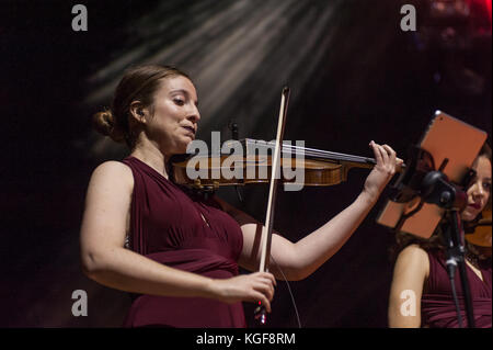 Birmingham, Regno Unito. 6 novembre 2017. ABC alla Symphony Hall di Birmingham come parte del loro "XYZ Tour" crediti: Ken Harrison/Alamy Live News Foto Stock