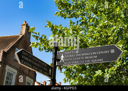 Informazioni turistiche firmano a Wimborne Minster, UK. Foto Stock