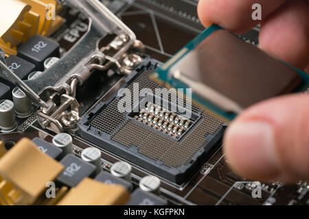 Tappo tecnico nel microprocessore CPU per socket della scheda madre Foto Stock