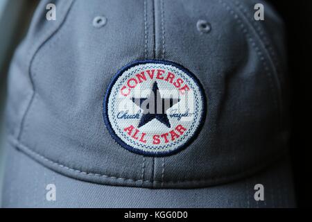 Converse All Star chuck taylor cappello da baseball ricamato badge su un cappello da baseball. Foto Stock