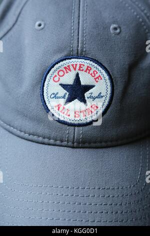 Converse All Star chuck taylor cappello da baseball ricamato badge su un cappello da baseball. Foto Stock