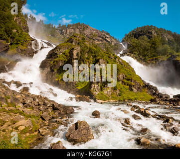 Twin Latefossen cascata in Odda Norvegia Foto Stock