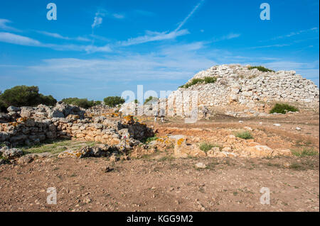 Santuario Talaiotic complesse in modo na Cacana, Menorca, isole Baleari, Spagna, Mare Mediterraneo. Foto Stock