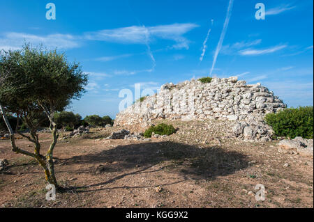 Santuario Talaiotic complesse in modo na Cacana, Menorca, isole Baleari, Spagna, Mare Mediterraneo. Foto Stock