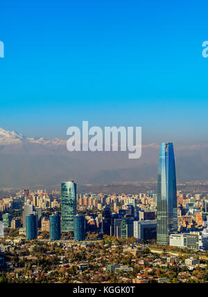 Providencia con gran torre santiago visto dal parco metropolitano, Santiago del Cile Foto Stock