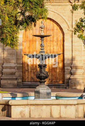 Piazza di fronte alla chiesa di santo domingo, la serena, regione di Coquimbo, in Cile Foto Stock