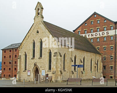 Mariners chiesa nel centro storico di Gloucester Docks Foto Stock