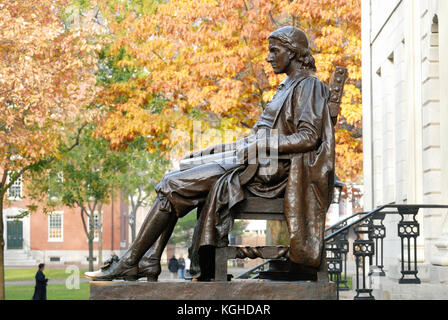John harvard statua in Harvard University Foto Stock