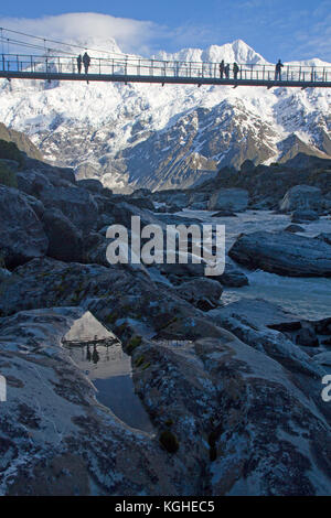 Ponte girevole sull'hooker valley via in Aoraki Monte Cook Foto Stock