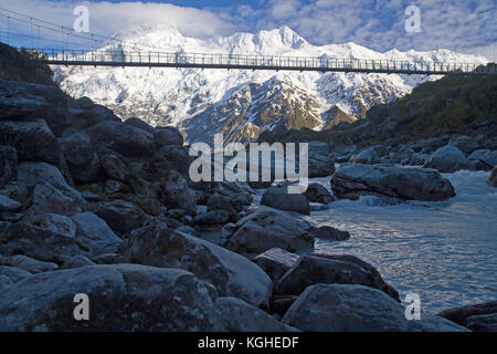 Ponte girevole sull'hooker valley via in Aoraki Monte Cook Foto Stock