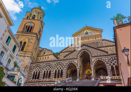 Amalfi, Italia - il meraviglioso centro storico della città turistica della Campania, Golfo di Salerno, Italia meridionale. Foto Stock